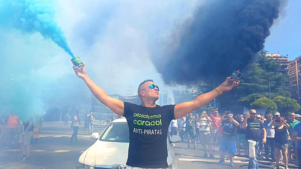 Peseto Loco durante la manifestación de hoy, en su pose clásica.