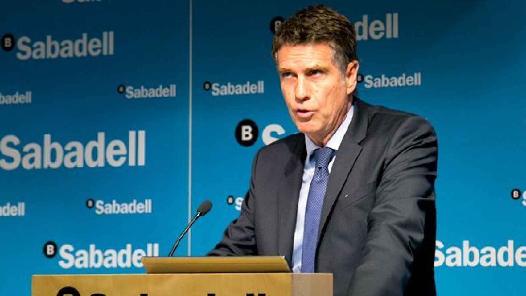 Jaume Guardiola, consejero delegado del Sabadell, advierte del riesgo de que la banca deje de ser un sector invertible.