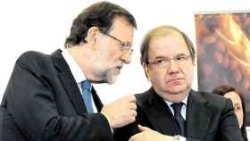 El líder del PP, Mariano Rajoy, con el presidente de Castilla y León, Juan Vicente Herrera.