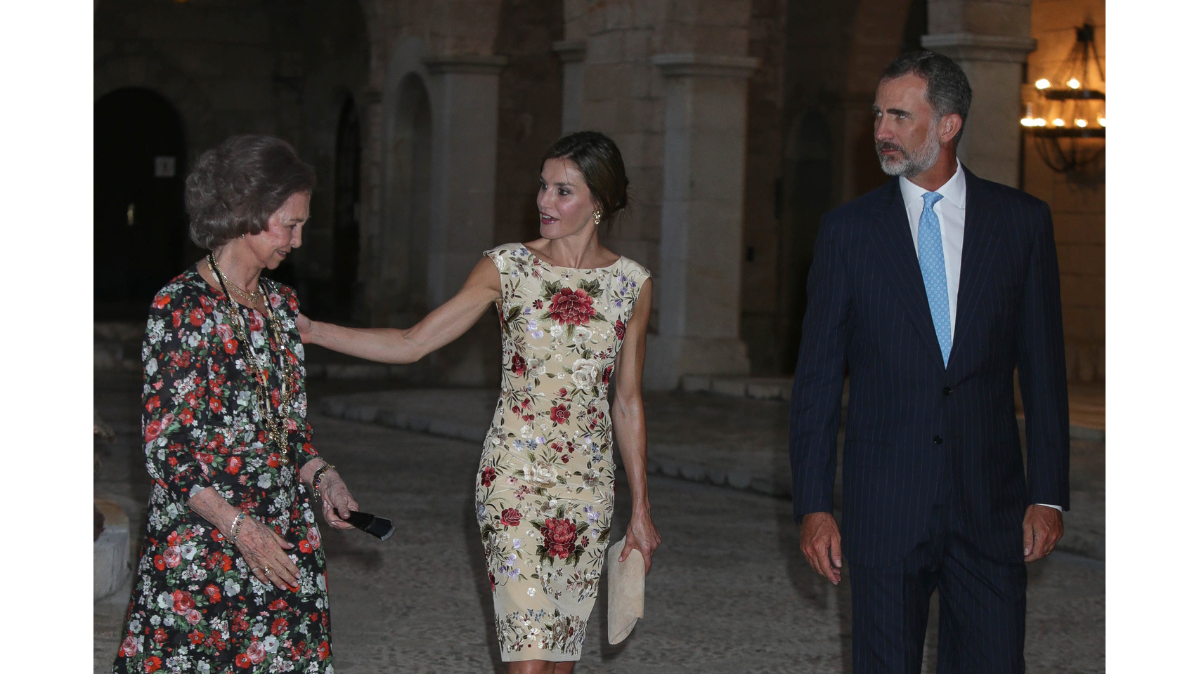 Letizia y la reina Sofía, más floreadas que nunca en Marivent