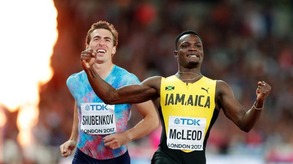 Shubenkov, plata en los 110 vallas por detrás de McLeod, no pudo competir con el uniforme ruso.