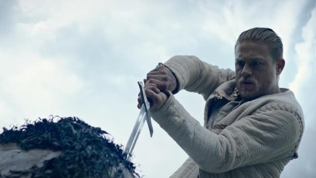 Charlie Hunnam en la nueva versió de El rey Arturo.