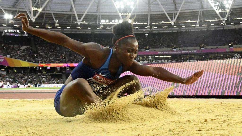 Bartoletta en pleno salto en Londres