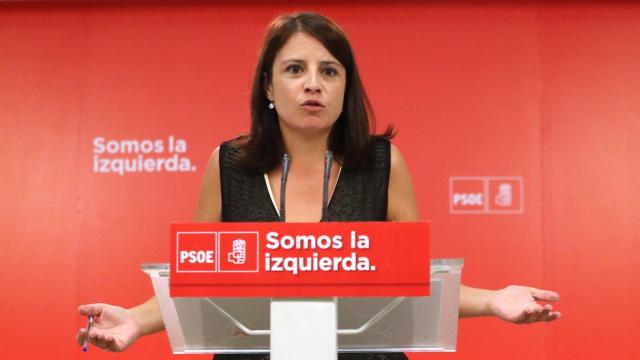 Adriana Lastra, vicesecretaria general del PSOE, durante su rueda de prensa.