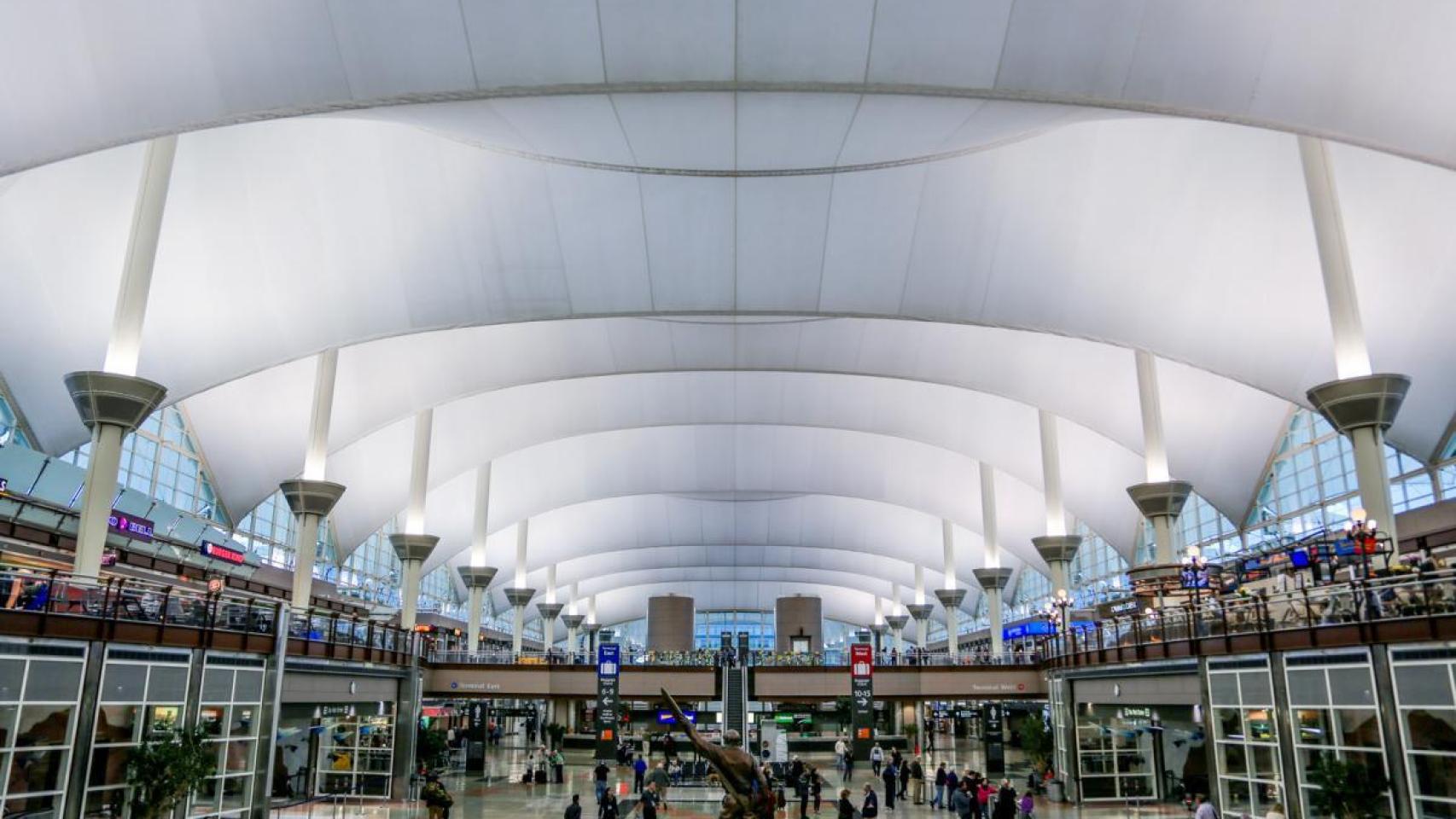 Denver aprueba la alianza aeroportuaria de 1.800M con Ferrovial y Magic