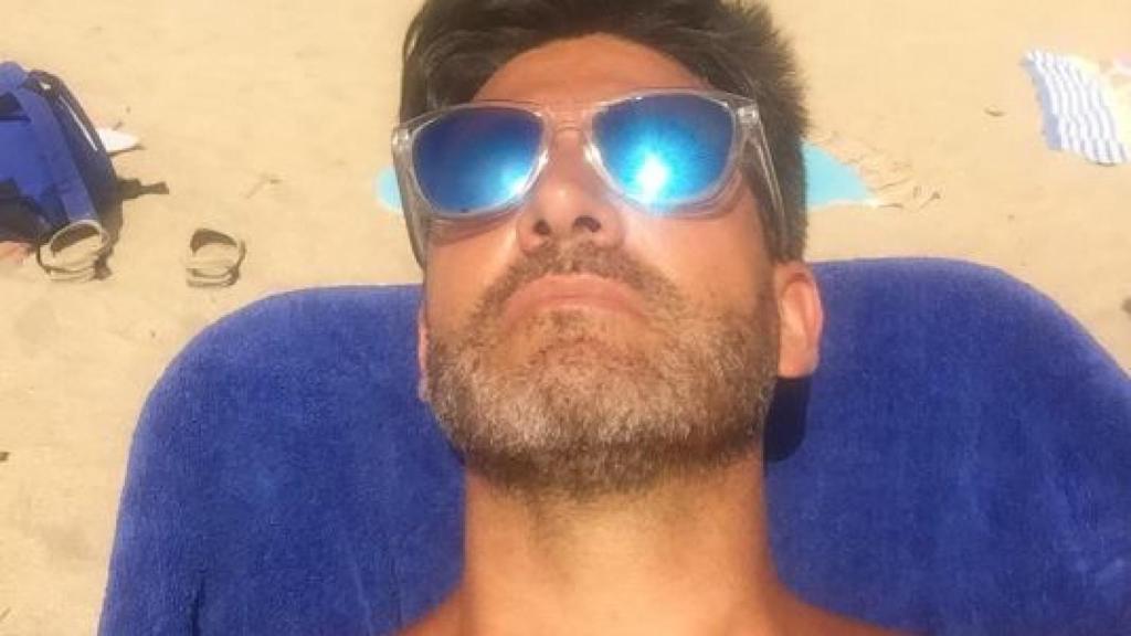 El representante, disfrutando del sol de Zahara.