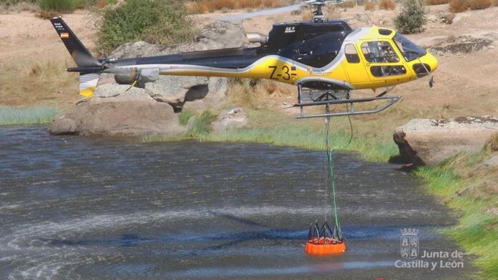 helicoptero incendios carga agua 1