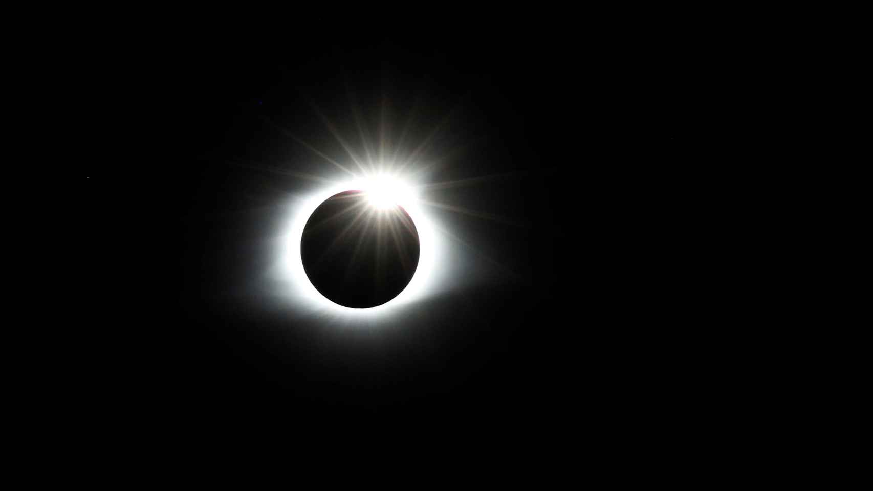 Las mejores imágenes del eclipse solar total