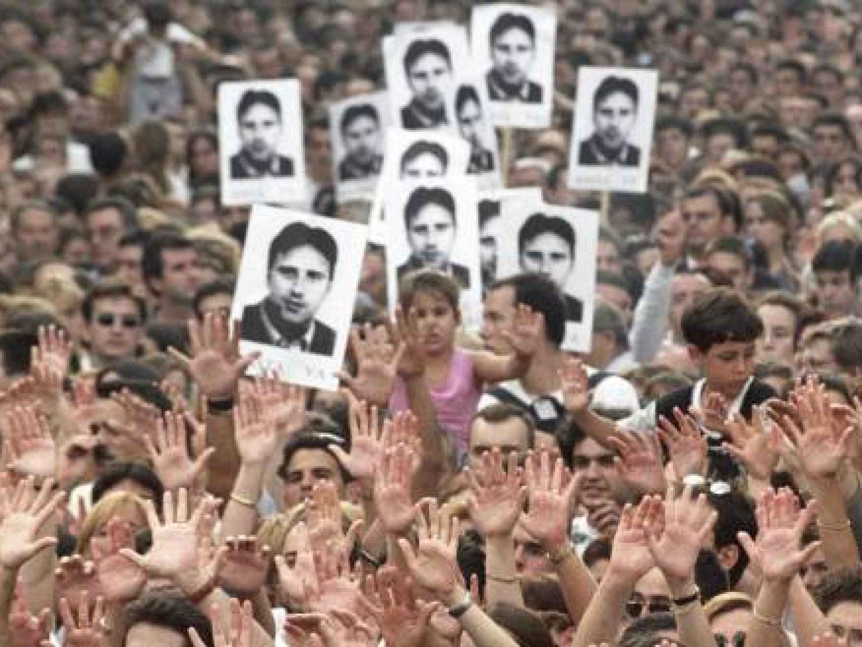 Manifestación contra el asesinato de Miguel Ángel Blanco.