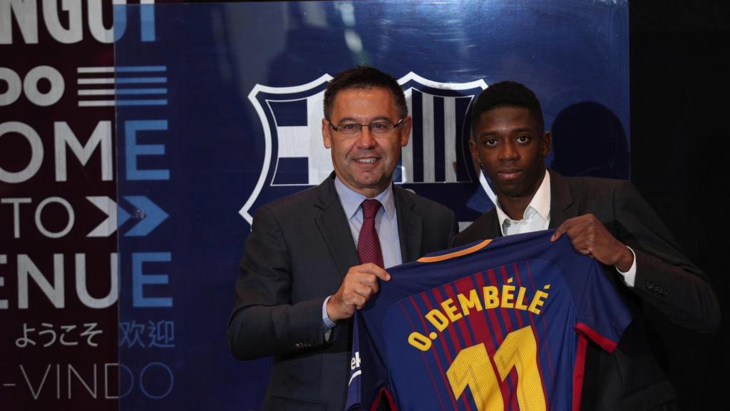 Bartomeu junto con su nuevo flamante fichaje. REUTERS