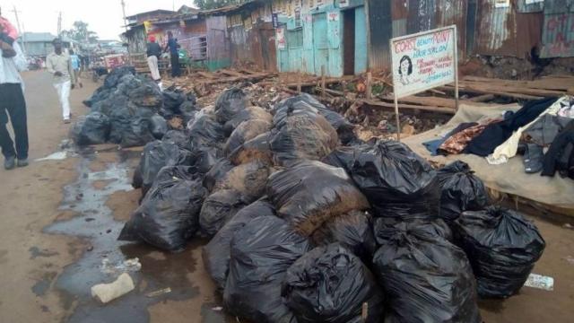 Kenia acumula grandes cantidades de basura.