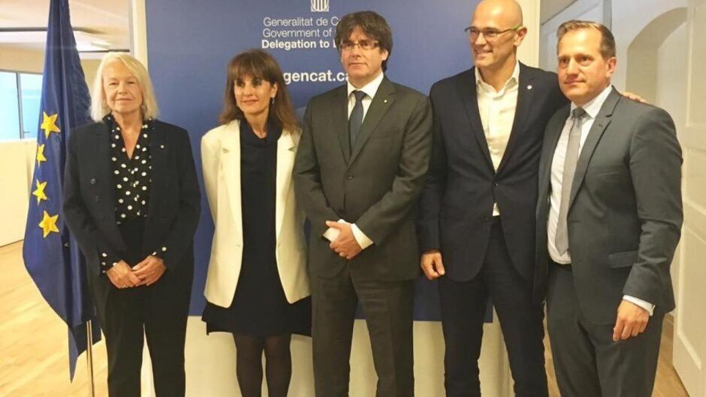 María Badia, Francesca Guardiola, Carles Puidgemont y Raúl Romeva durante el acto de inauguración de la delegación catalana en Copenhague.