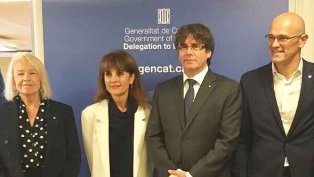 María Badia, Francesca Guardiola, Carles Puidgemont y Raúl Romeva durante el acto de inauguración de la delegación catalana en Copenhague.