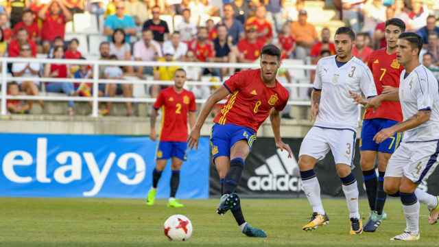 Mikel Merino al marcar el primer gol para España.