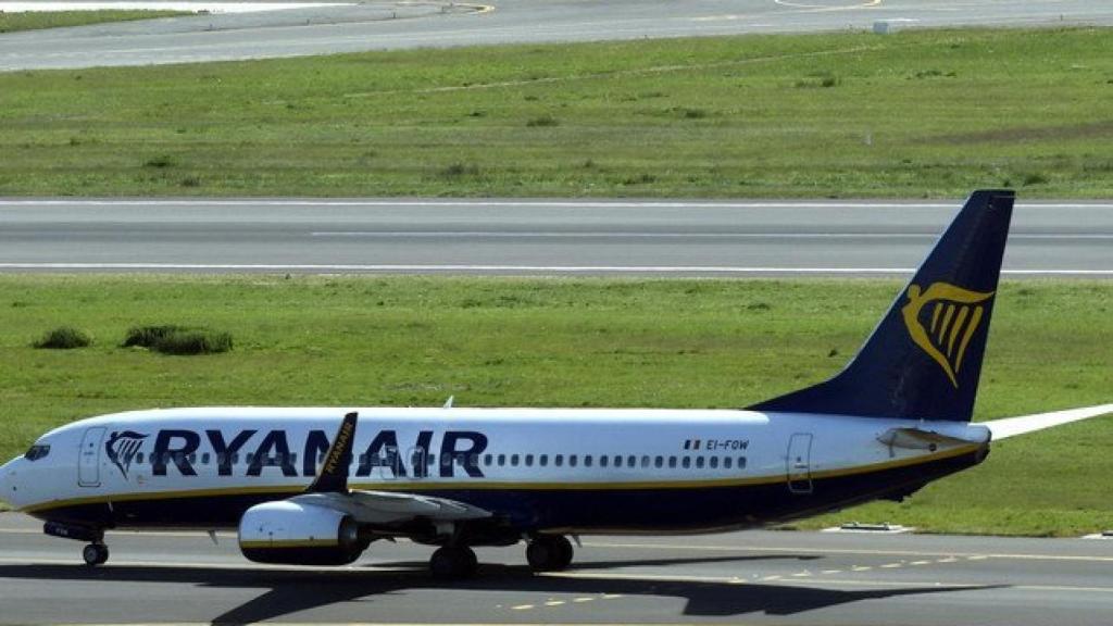 Facua contra Ryanair por su nueva política y pide modificar la norma aérea