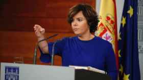 La vicepresidenta del Gobierno, Soraya Sáenz de Santamaría,durante su comparecencia ante los medios hoy en el Palacio de La Moncloa.