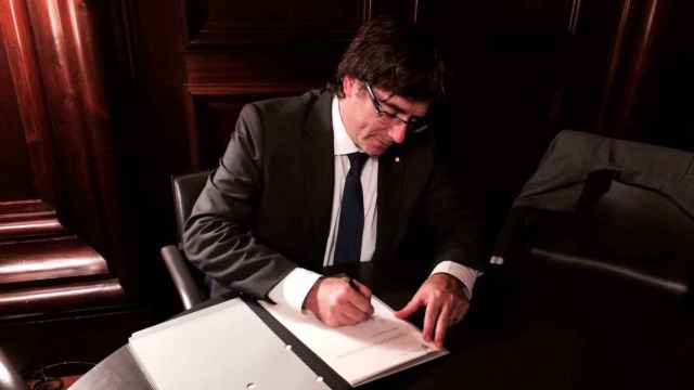 Carles Puigdemont, el pasado miércoles en la firma del decreto de convocatoria del referéndum