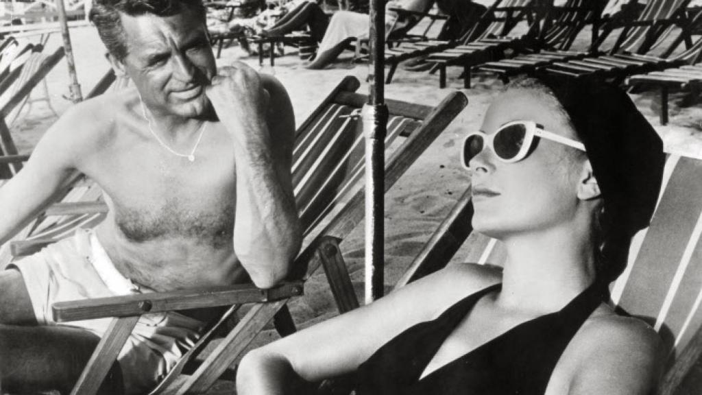 Escena de la película Atrapa un ladrón (1955) junto al popular actor Cary Grant. | Foto: GTRES.