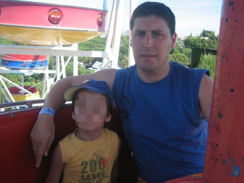 Emiliano, natural de Badajoz, denuncia el secuestro parental de su hijo por parte de su exmujer.