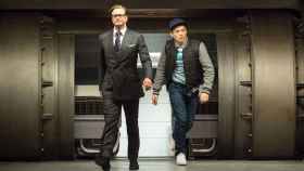 Colin Firth y Taron Egerton en Kingsman.