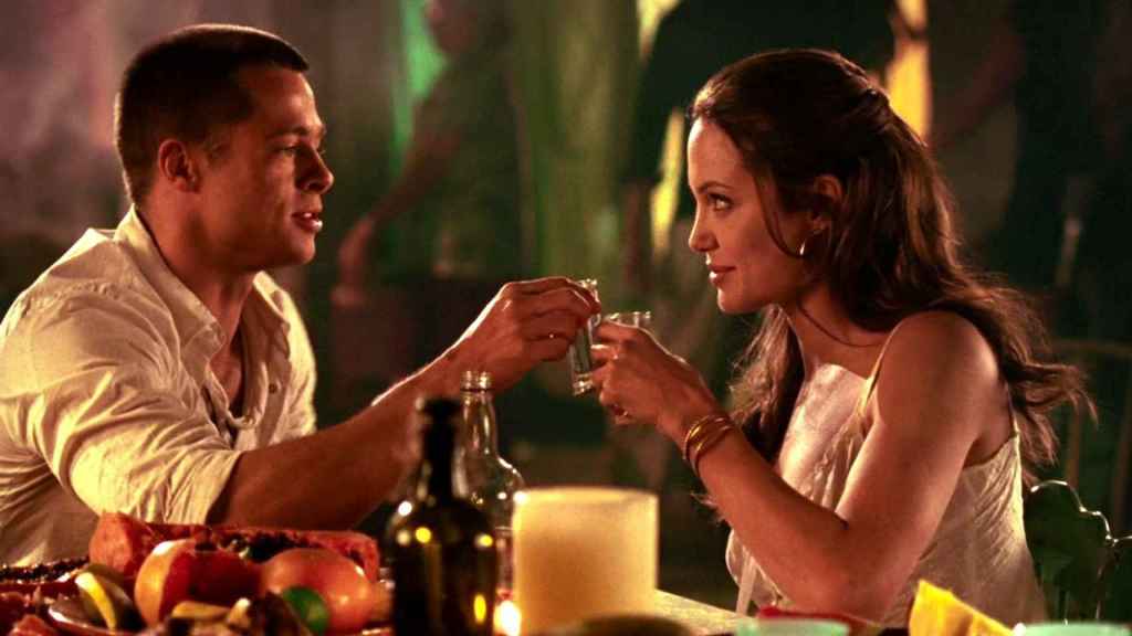 Brad Pitt y Angelina en la peñícula 'Sr. y Sra. Smith'.