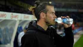 Gareth Bale echando un trago de agua a la salud de quienes le vimos en el Elevens.