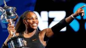 Serena Williams celebra un título.