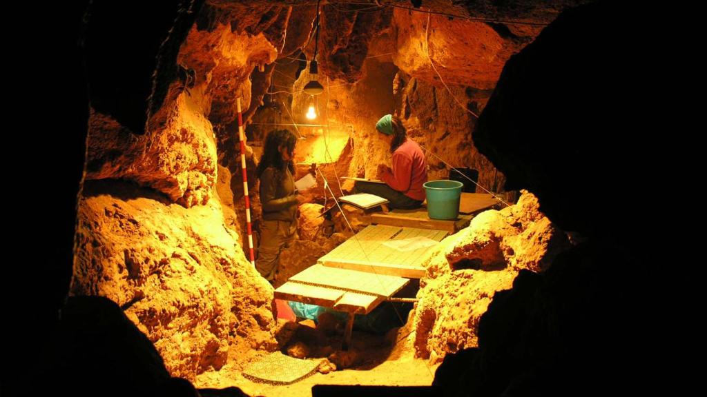 Interior de la cueva de El Sidrón (Asturias).