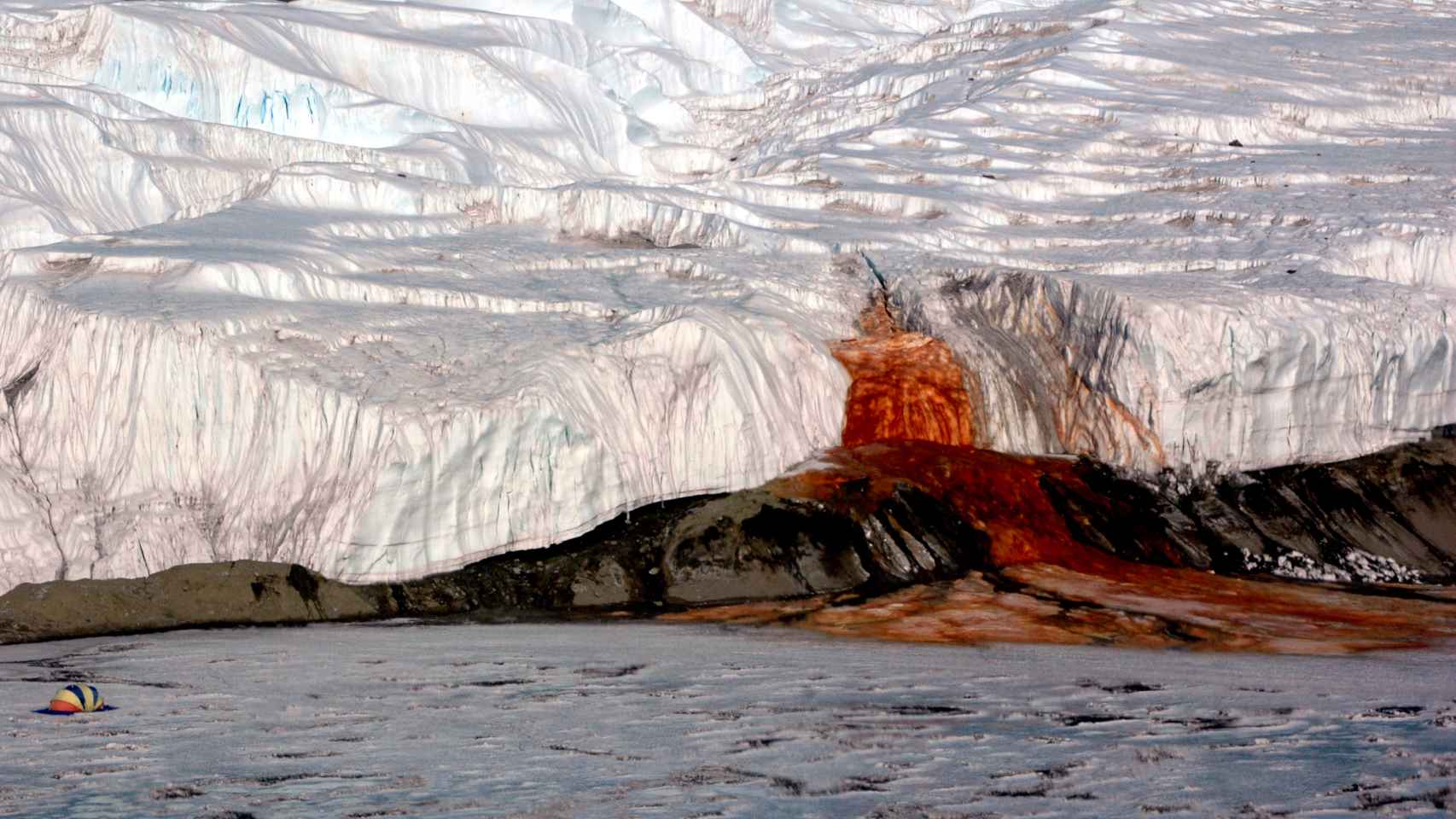 Las cataratas de sangre de la Antártida.