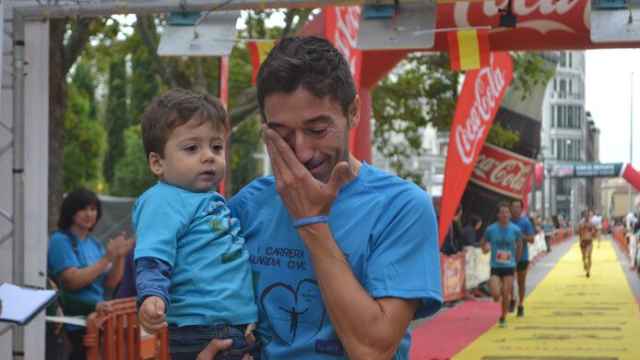 Raúl Vara finalizando la Carrera de la Guardia Civil en favor a Corriendo con el Corazón por Hugo