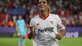 Ben Yedder celebra un gol con el Sevilla.