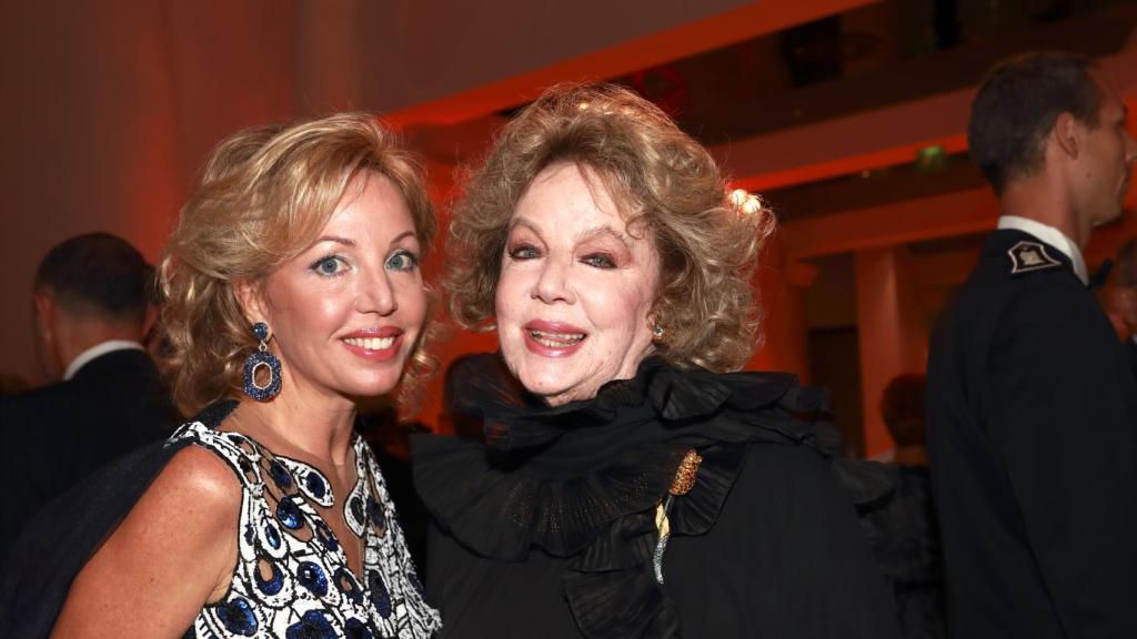 Camilla junto a su madre, la actriz italiana Edoarda Crociani.