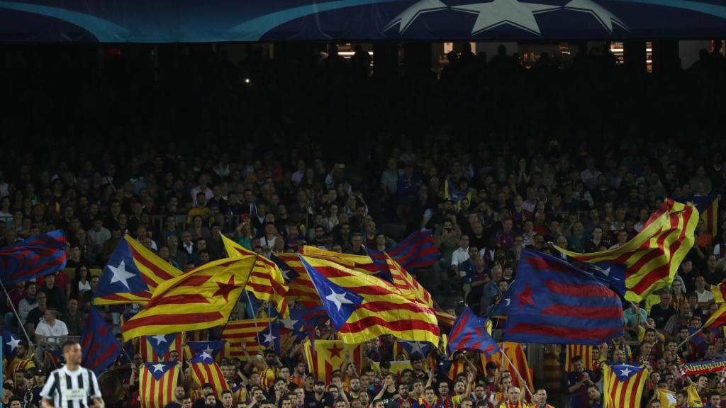 Esteladas en el Camp Nou durante el encuentro de Champions ante la Juventus.