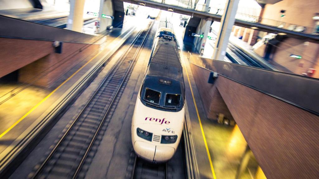 Renfe vende los últimos 50.000 billetes de AVE a 25 euros.