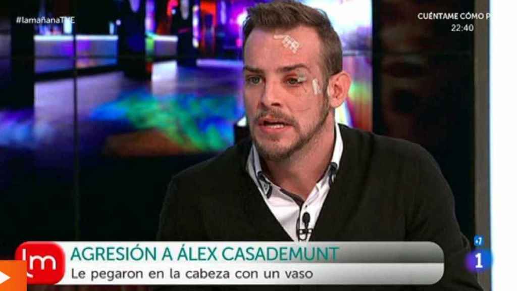 Álex Casademunt en un programa de RTVE tras la agresión.