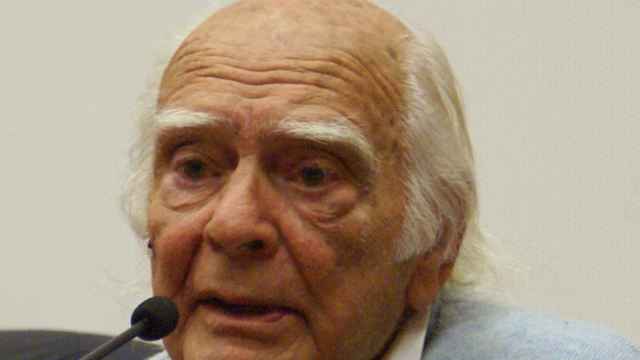 Fallece el director de cine Antonio Isasi-Isasmendi a los 90 años.