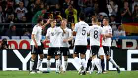 Piña de la selección alemana. Foto: Twitter (@DFB_Team).