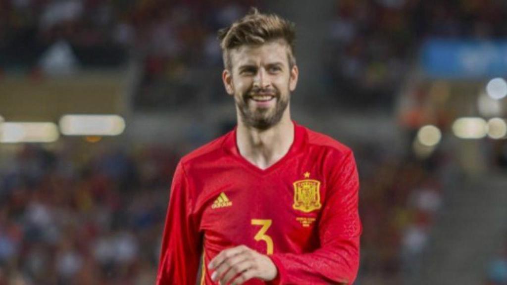 Gerard Piqué, en un partido con la Selección Foto: Twitter (@ellarguero)