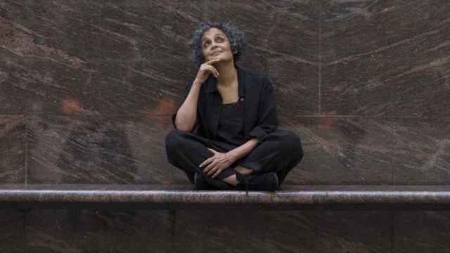 Arundhati Roy en la presentación de la novela.