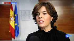Soraya Sáenz de Santamaría hace unas declaraciones replicando al presidente de la Generalitat de Cataluña.