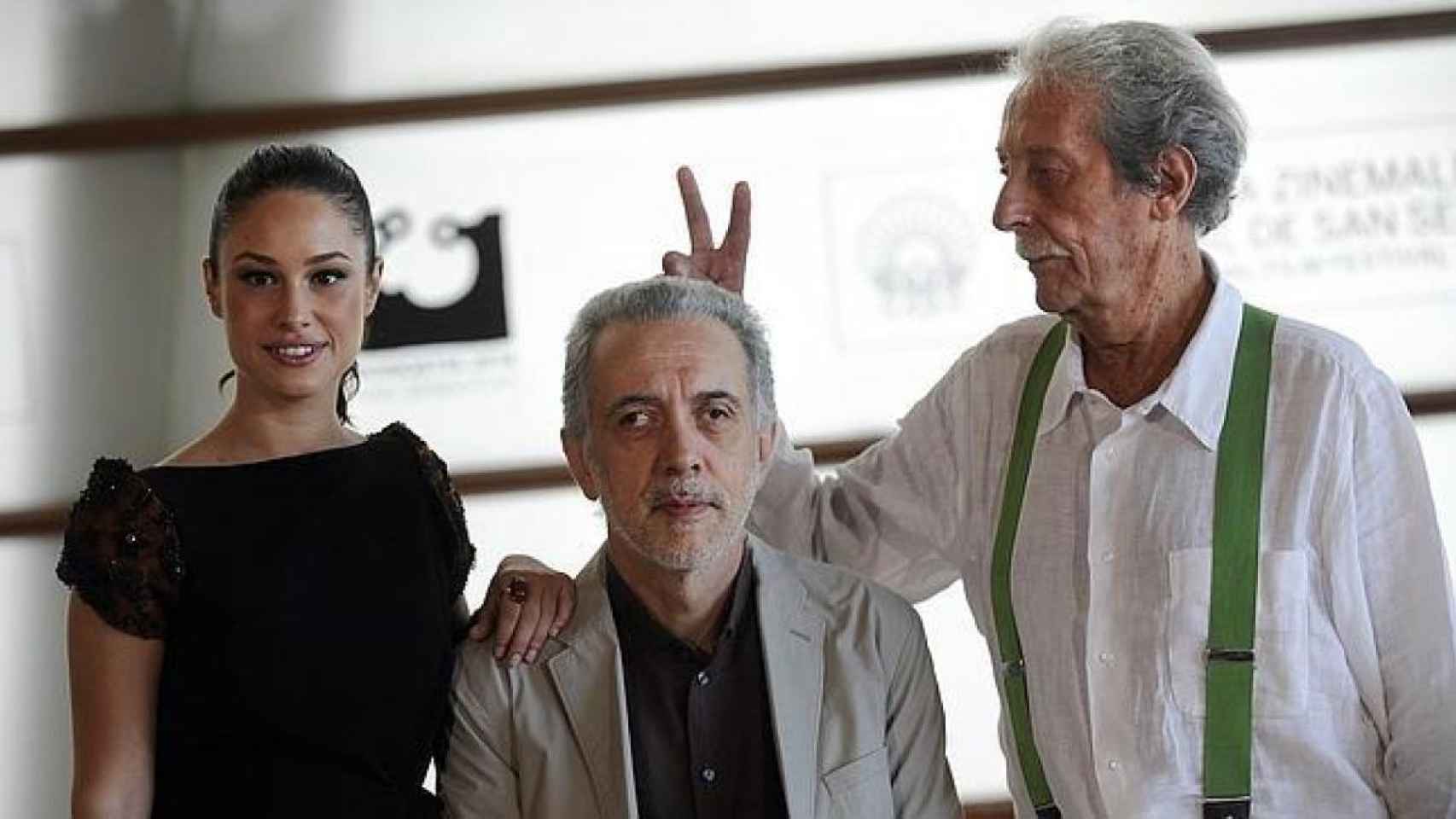 Aída Folch, Fernando Trueba y Jean Rochefort, con El artista y la modelo, en San Sebastián.