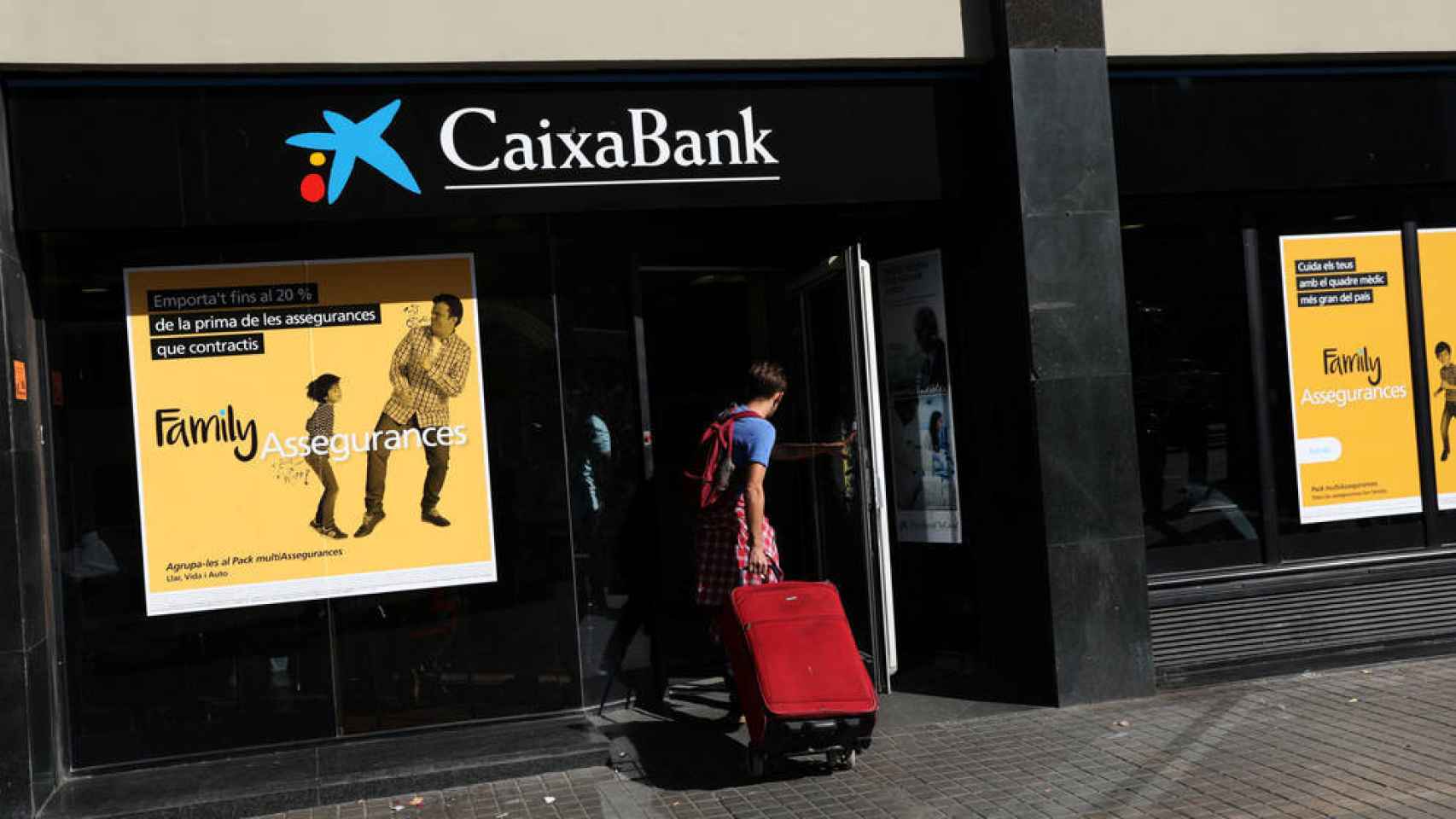 Sucursal de CaixaBank, una de las miles empresas que cambiaron su domicilio social.