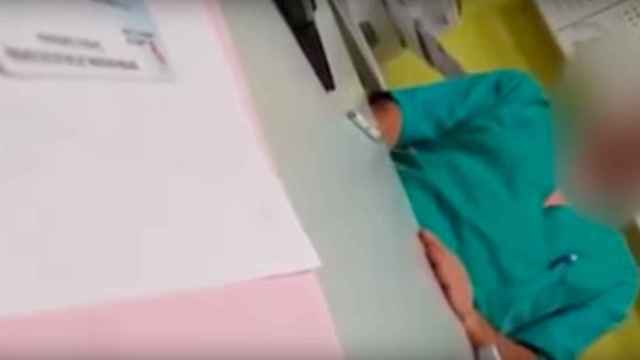 El médico suspendido de empleo y sueldo mientras se masturba delante de la paciente