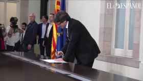 Los diputados indepes constituyen la república catalana al margen del Parlament