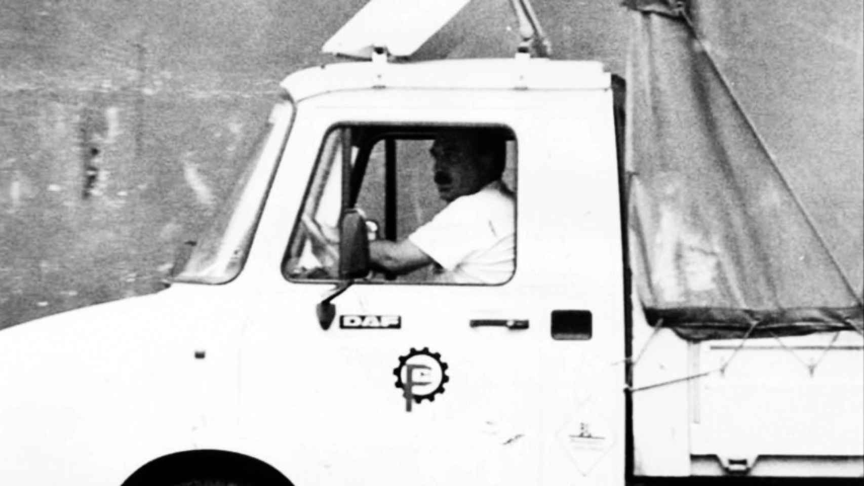 Camión utilizado para el traslado de Ortega Lara durante su secuestro en 1996. La foto corresponde a un seguimiento operativo de la Guardia Civil. El conductor es el etarra Xabier Ugarte, miembro del comando que perpetró el cautiverio.