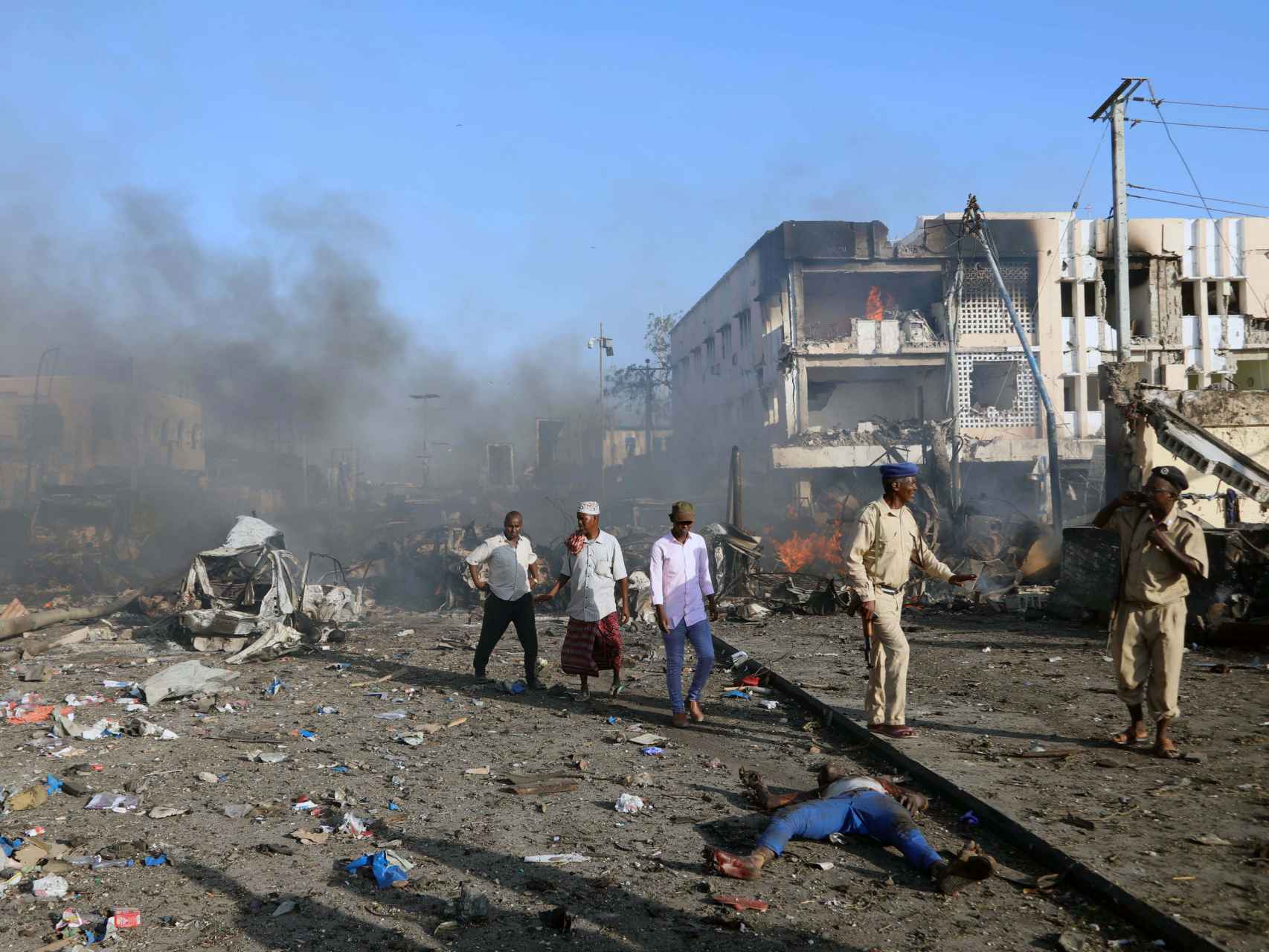 La explosión ocurrió en una de las calles más concurridas de la capital somalí