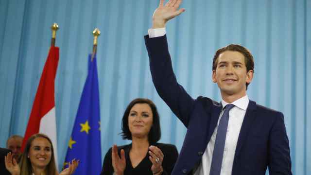 Sebastian Kurz celebra la victoria de su formación, el Partido Popular de Austria.