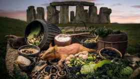 El fiestón de Stonehenge: regalos, queso y cerdos escoceses para los obreros. English Heritage.