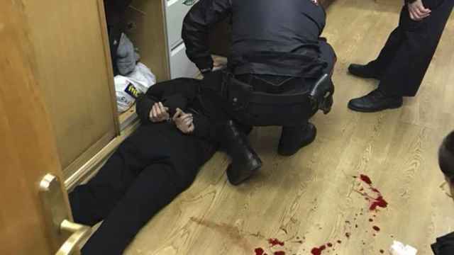 La policía detiene al atacante en la redacción de la radio rusa.