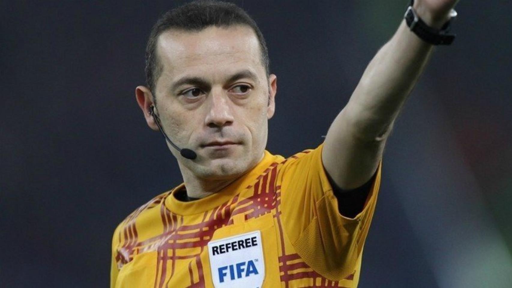 Cüneyt Çakir. Foto uefa.com